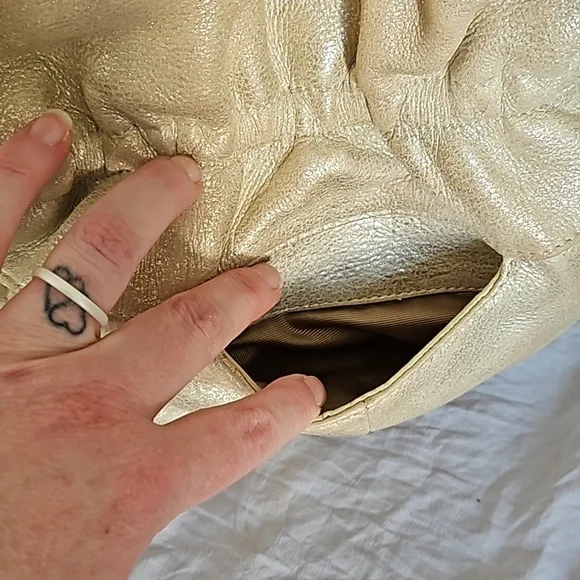 HOBO International Caliber in pearled silver metallic leather - Picture 12 of 16